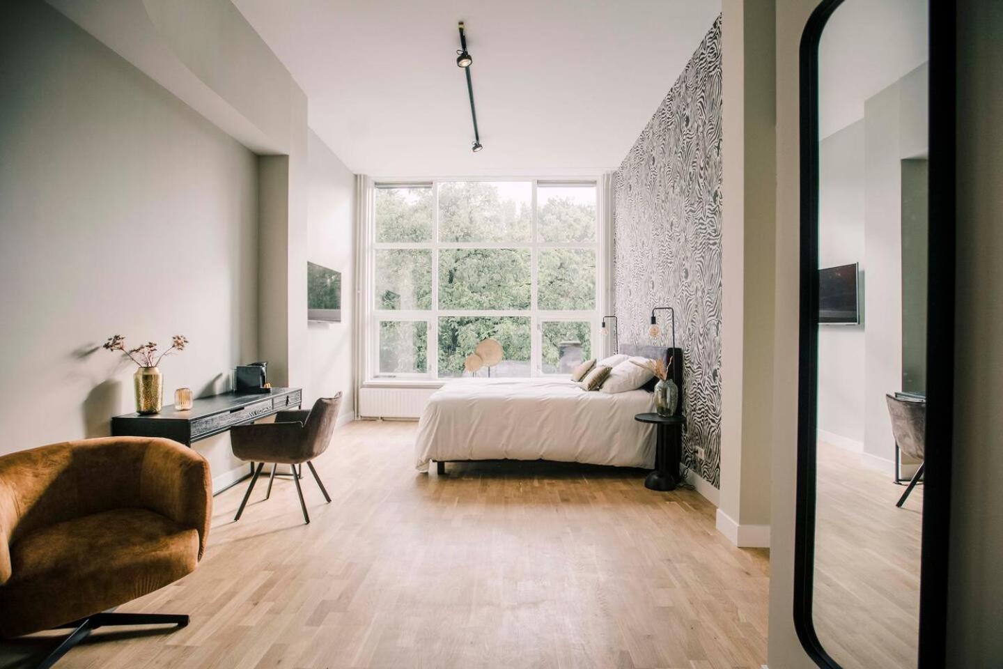 Suite With Bath City Center Villa ティルブルグ エクステリア 写真